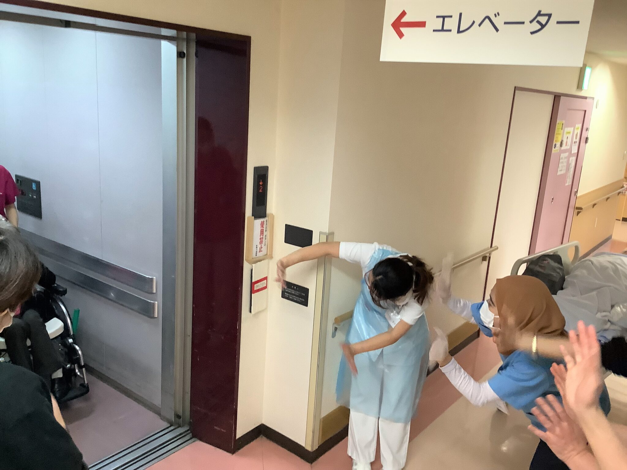 退院患者様の見送り - 国分寺病院